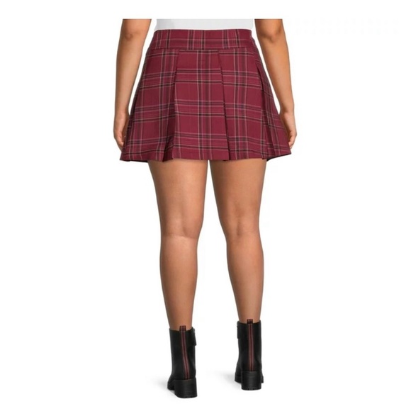 No Boundaries Tennis Skirt Sz M (7-9) Cheer Style w/ Patches NWT - Picture 2 of 6